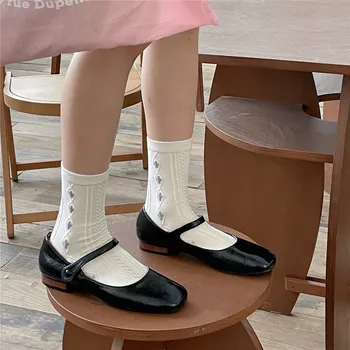 Новинка 2023 года, модные женские носки с цветочной вышивкой, ретро-уличная одежда Harajuku, носки для экипажа, женские длинные носки Sweet Girls, Винтажные хлопчатобумажные носки