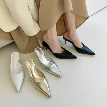 Французский нишевый дизайн, серебристые высокие каблуки с острым носком, женские летние новинки 2023 года на тонких каблуках с юбкой и босоножками на носочках